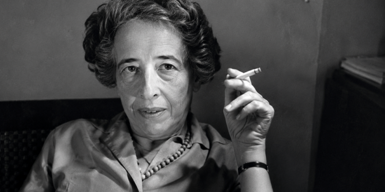 Hannah Arendt, filósofa alemã: “Contar histórias revela o significado sem cometer o erro de defini-lo.”
