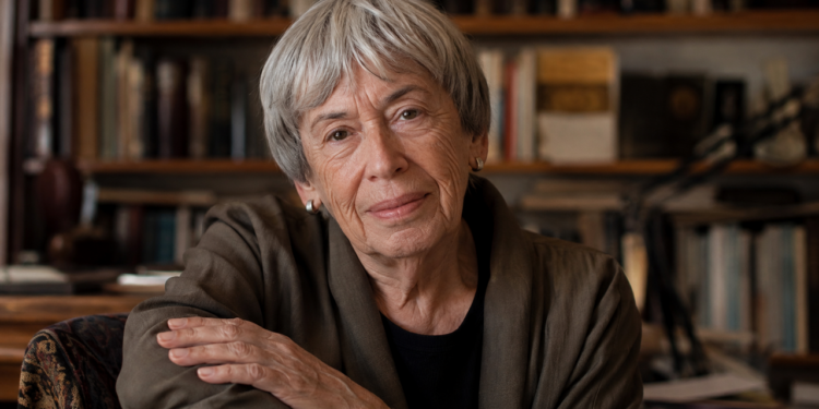 Ursula K. Le Guin, escritora americana: “Qualquer poder humano pode ser resistido e transformado por seres humanos.”