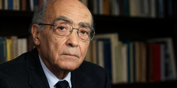 José Saramago, vencedor do Prêmio Nobel de Literatura: “Somos a memória que temos e a responsabilidade que assumimos.”