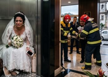 Noiva aluga a suíte presidencial para se arrumar, mas ao descer para ir à igreja, o elevador quebra e ela fica presa por três horas. A cerimônia religiosa é cancelada, os convidados vão embora e a festa atrasa. A Justiça condena o hotel e a empresa de manutenção a reembolsarem todos os custos do evento perdido e a pagarem uma indenização de R$ 50 mil por danos morais, devido à destruição de um momento irrepetível.