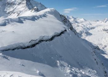 Estudos explicam que pequenas mudanças podem causar grandes desastres em avalanches