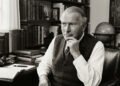 Especialistas em comportamento explicam o motivo da a famosa frase de Carl Jung revelar que aceitar completamente a si mesmo é o maior desafio da nossa vida