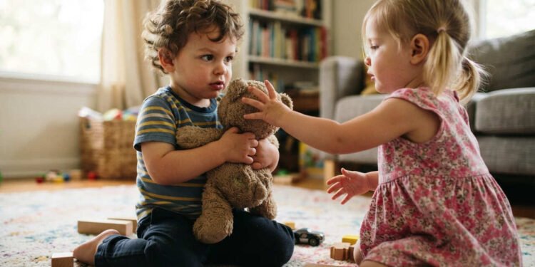 Psicólogos Infantis explicam que a recusa das crianças em dividir brinquedos específicos pode indicar o surgimento da noção de identidade e propriedade, uma fase importante do desenvolvimento infantil que costuma preocupar bastante os pais sem necessidade.