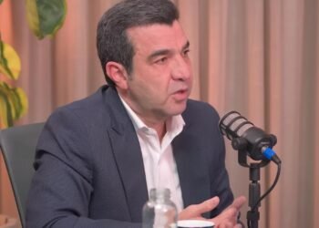 A citação de João Kepler, empresário brasileiro: “Insistir em permanecer o mesmo quando tudo ao redor muda é uma forma elegante de fracassar.”