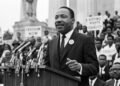 Martin Luther King, ativista, refletiu sobre a importância da vida: “O fim de nossas vidas começa no dia em que nos calamos sobre as coisas que importam.”