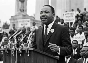 Martin Luther King, ativista, refletiu sobre a importância da vida: “O fim de nossas vidas começa no dia em que nos calamos sobre as coisas que importam.”