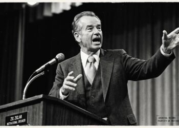 A frase de Zig Ziglar para quem tem medo de arriscar: "Você não precisa ser grande para começar, mas precisa começar para ser grande."