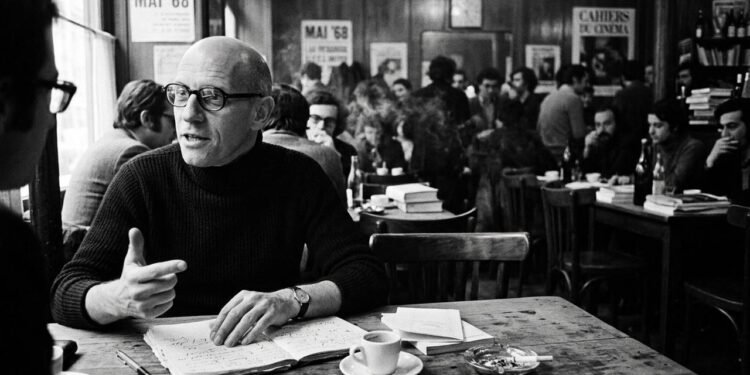 A frase de Michel Foucault sobre as dinâmicas sociais: "Onde há poder, há resistência."