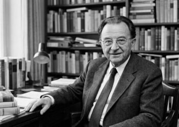 "O amor não é primordialmente uma relação com uma pessoa específica; é uma atitude, uma orientação de caráter": A frase de Erich Fromm sobre a arte de amar