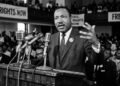 Martin Luther King, sobre força de vontade: “A fé consiste em dar o primeiro passo, mesmo que você não consiga ver toda a escada.”