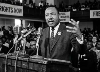 Martin Luther King, sobre força de vontade: “A fé consiste em dar o primeiro passo, mesmo que você não consiga ver toda a escada.”