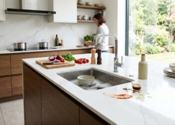 Nem granito, nem mármore: a nova alternativa para bancadas de cozinha que está ganhando espaço nas casas em 2026