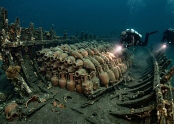 Navio de 2100 anos encontrado no fundo do mar guarda uma carga impressionante e revela detalhes do comércio romano