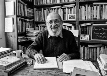 Frase de Paulo Freire sobre esperança: “É preciso ter esperança, mas ter esperança do verbo esperançar.”