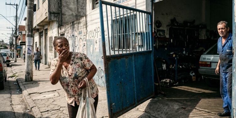 O mecânico concentrou forças no desempenho mecânico, sem notar que o movimento transformava a área externa em um ponto cego.