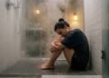 Segundo a psicologia, quem toma banhos muito quentes não busca apenas limpar o corpo, mas compensar subconscientemente a falta de calor emocional