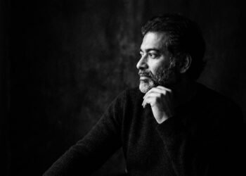 A citação do dia de Naval Ravikant: "Aprenda a vender. Aprenda a construir. Se você puder fazer ambos, você será imparável."