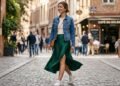 Depois de anos esquecida no armário, esta peça volta ao centro da moda e ganha versões muito mais sofisticadas