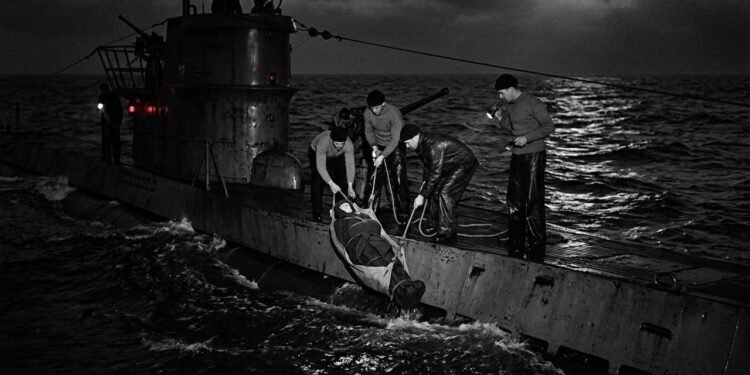 A inteligência britânica que vestiu o cadáver de um sem-teto como oficial e o lançou ao mar com papéis falsos para enganar as tropas de Hitler