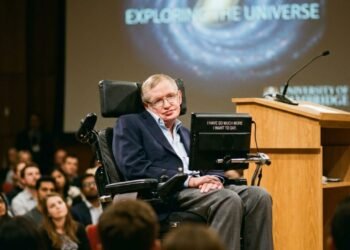 A reflexão de Stephen Hawking, deixou um alerta sobre a ilusão: “O pior inimigo do conhecimento não é a ignorância, mas sim a ilusão do conhecimento.”