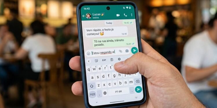Por que escrevemos mensagens com erros frequentes de digitação? O mecanismo da mente humana que prova que o pensamento opera mais rápido que as mãos