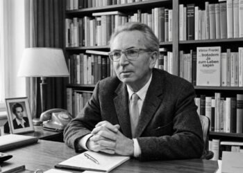 Viktor Frankl, psiquiatra e criador da Logoterapia: “O homem não apenas existe, mas sempre decide o que será sua existência, o que ele se tornará.”