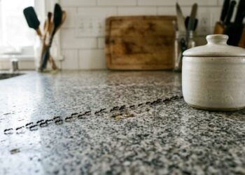 Como espantar formigas em casa usando ingredientes naturais e sem sujeira