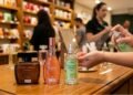 5 perfumes nacionais baratos que parecem importados caros e fixam a noite toda