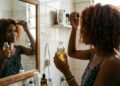Os especialistas concordam: “Após pintar o cabelo, é necessário e importante usar condicionador sempre que lavá-lo, além de tratamentos para hidratá-lo.”