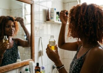 Os especialistas concordam: “Após pintar o cabelo, é necessário e importante usar condicionador sempre que lavá-lo, além de tratamentos para hidratá-lo.”