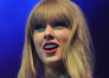 Citação do dia de Taylor Swift: “Continue criando, aconteça o que acontecer.”