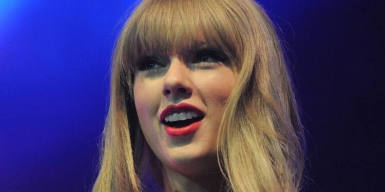 Citação do dia de Taylor Swift: “Continue criando, aconteça o que acontecer.”