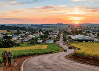 Uma planta espinhosa batizou a cidade que hoje reúne agricultura de precisão e a 6ª colônia holandesa do Brasil