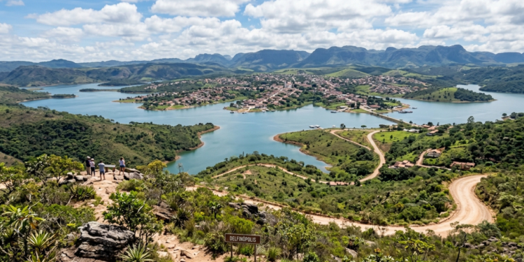 A combinação de cachoeiras, cânions e matas ciliares levou a Secretaria de Turismo de Minas Gerais a reconhecer Delfinópolis.