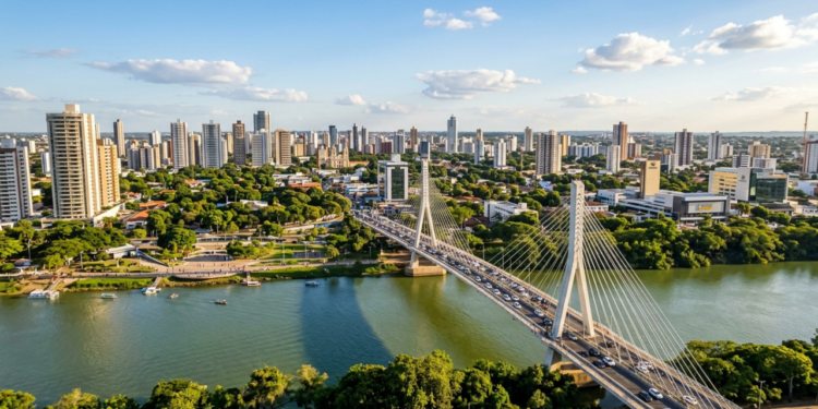 Teresina fica a 343 km do litoral do Piauí, com a Praia de Barra Grande como principal destino litorâneo próximo para bate-volta. / Imagem ilustrativa