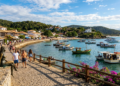 A antiga vila de pescadores brasileira que uma atriz de Hollywood revelou ao mundo agora reúne 4 praias com Bandeira Azul e um manguezal que cresce sobre pedras