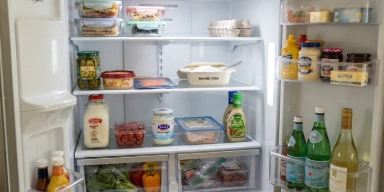 Um recipiente largo aumenta a superfície do produto em contato com o ar e pode ser mais adequado do que deixá-lo fechado dentro de sua embalagem.