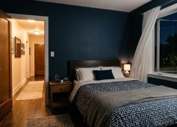 O que significa dormir sempre com a porta do quarto aberta? Por que algumas pessoas criam esse hábito