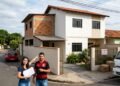 Comprador recebe as chaves, começa a reforma e arquiteto descobre que parte da casa foi construída além do permitido no terreno; problema pode recair sobre antigo ou novo proprietário