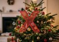 A árvore de Natal verde está fora de moda: a nova tendência em 2026 é mais elegante