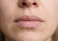 Hidratante labial caseiro protege os lábios ressecados