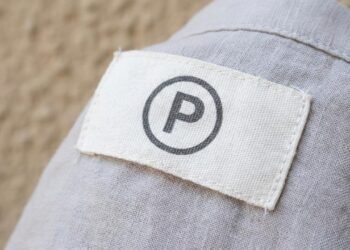 O que significa o símbolo “P” dentro de um círculo nas etiquetas?