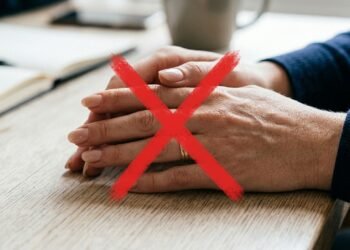 A manicure cremosa que deixa as mãos mais elegantes
