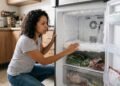 Meu freezer começou a criar uma camada grossa de gelo, mesmo sendo frost free: o gelo não aparecia ali por acaso