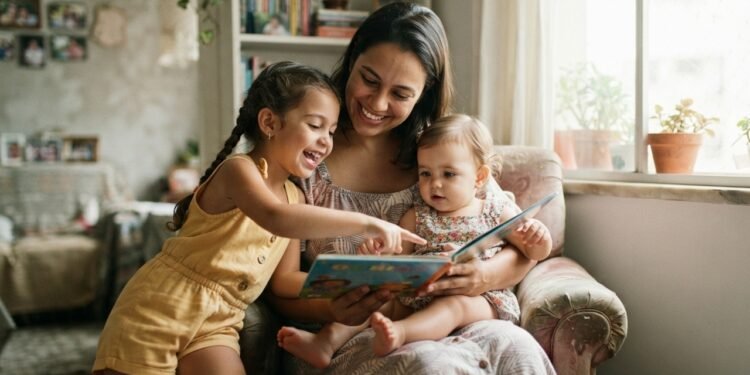 Nomes curtos ou compostos? O que os dados globais de registro revelam sobre a escolha atual das mães