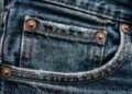 O que significa o pequeno bolso da calça jeans e qual a sua utilidade real