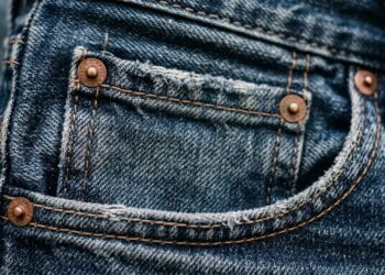 O que significa o pequeno bolso da calça jeans e qual a sua utilidade real
