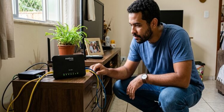 Essa ponte de rádio cria a sua rede local doméstica, conhecida nos manuais como rede interna WLAN.
