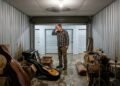 Homem deixa coleção de instrumentos musicais em guarda-volumes durante reforma e descobre meses depois que o galpão sofreu infiltração que atingiu várias unidades
