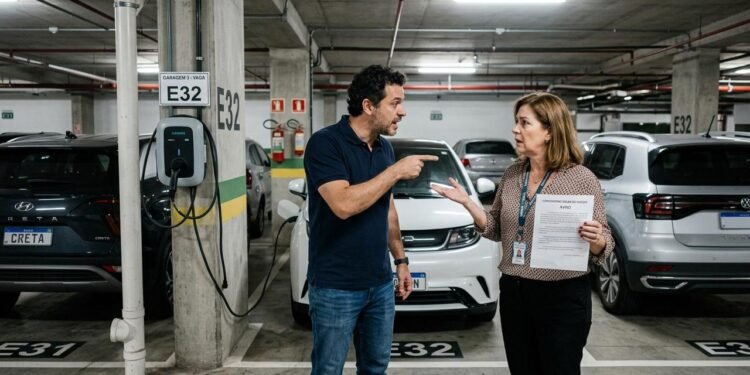 carregador de carro elétrico em condomínio